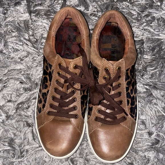 Born Sur Casual Shoes Sz 9M woman’s leopard print sneakers - Picture 3 of 10